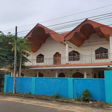 Hb Budget Rest Hotell Jaffna Exteriör bild