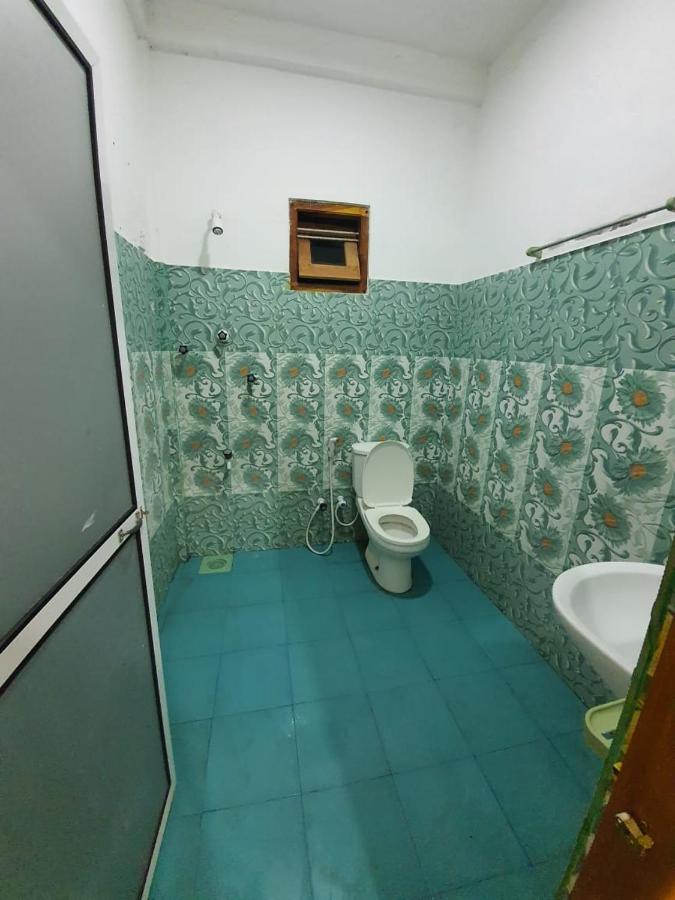 Hb Budget Rest Hotell Jaffna Exteriör bild