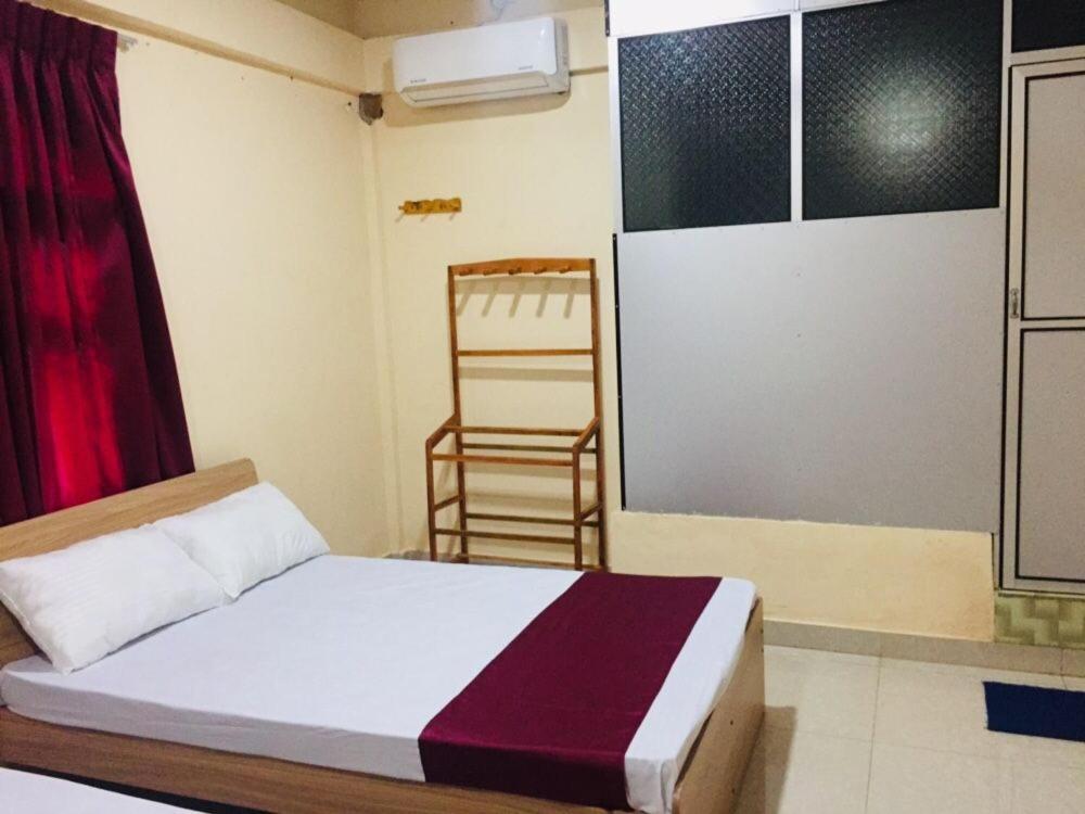Hb Budget Rest Hotell Jaffna Exteriör bild